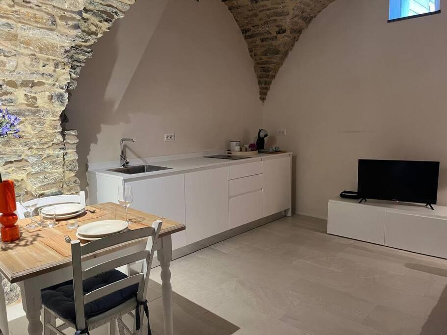 Studio Pietra E Charme Diano San Pietro 外观 照片