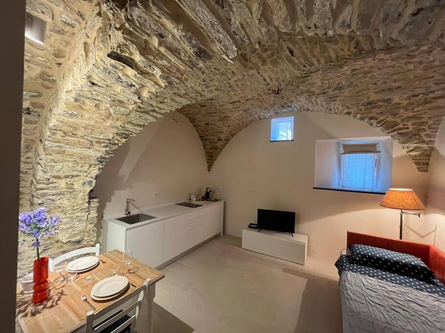 Studio Pietra E Charme Diano San Pietro 外观 照片