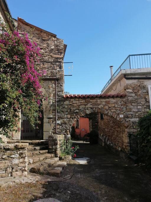 Studio Pietra E Charme Diano San Pietro 外观 照片